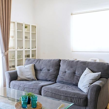 2Br Lucky Tower Residence Jakarta Old Town Top Floor Condo מראה חיצוני תמונה