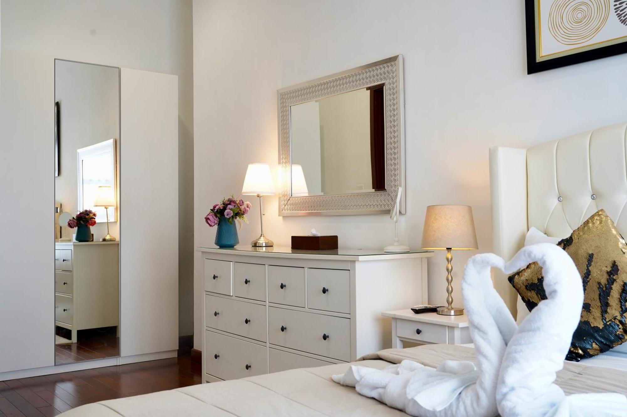 2Br Lucky Tower Residence Jakarta Old Town Top Floor Condo מראה חיצוני תמונה